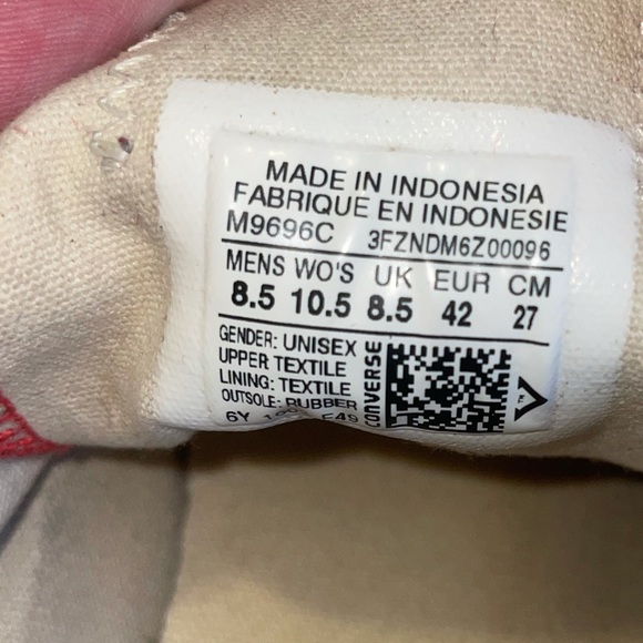 Converse, red low top, size men’s 8.5 (women’s 10.5) - Picture 2 of 3